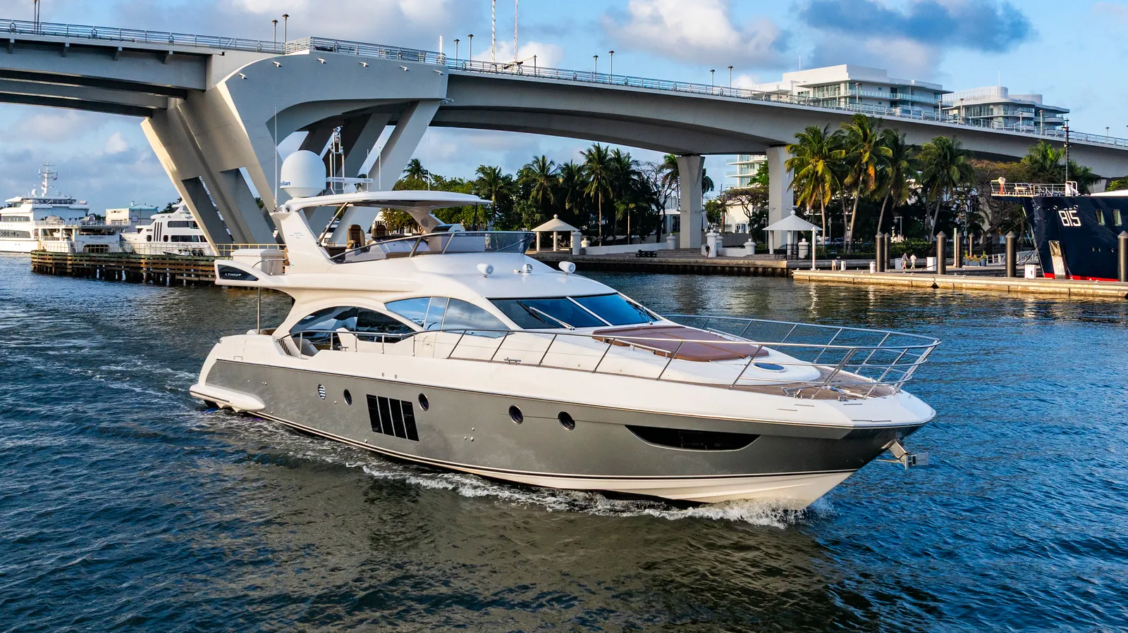 70' Azimut image 3