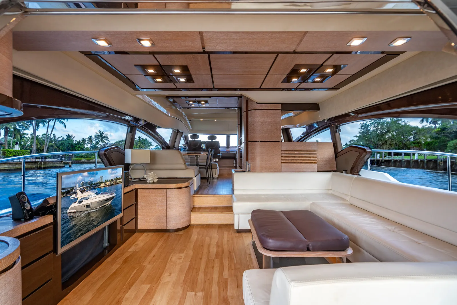 70' Azimut — image 40