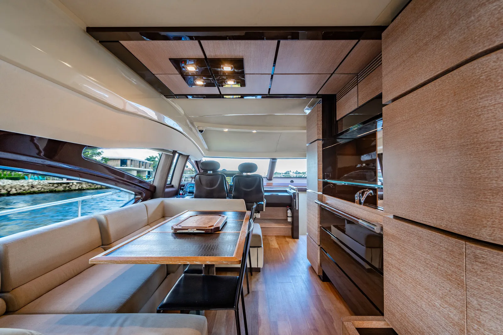 70' Azimut — image 42