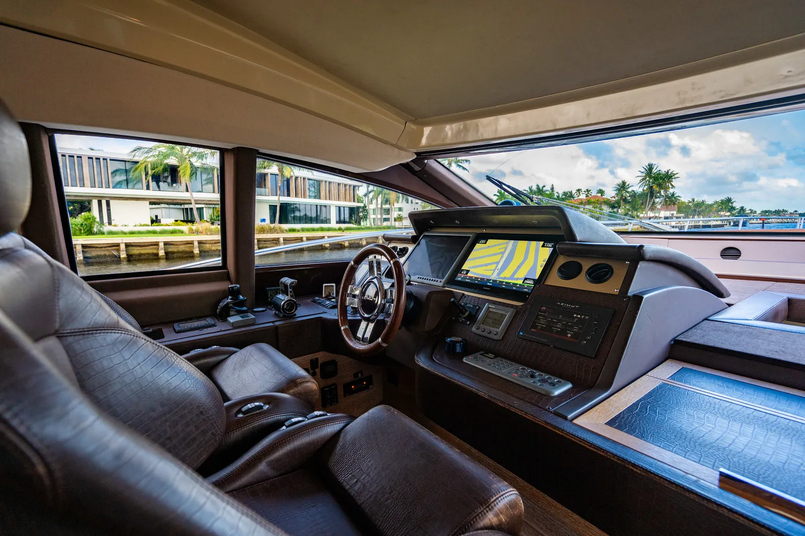 70' Azimut image 5