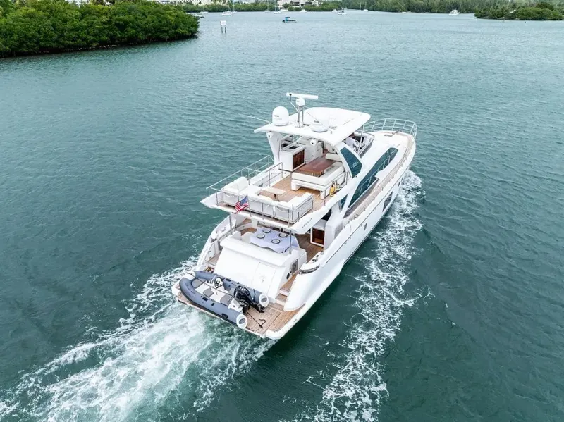 70' Azimut  image 1