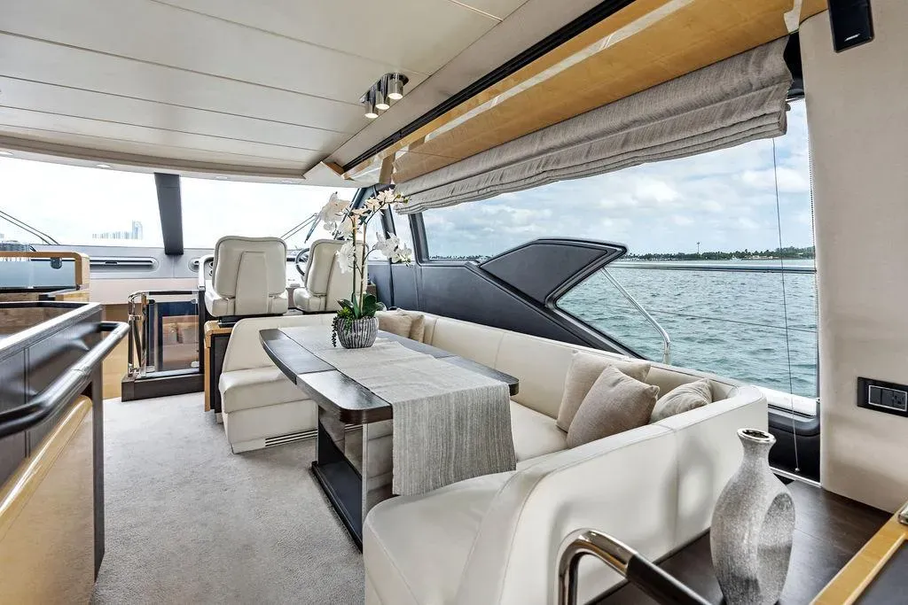 70' Azimut  image 3