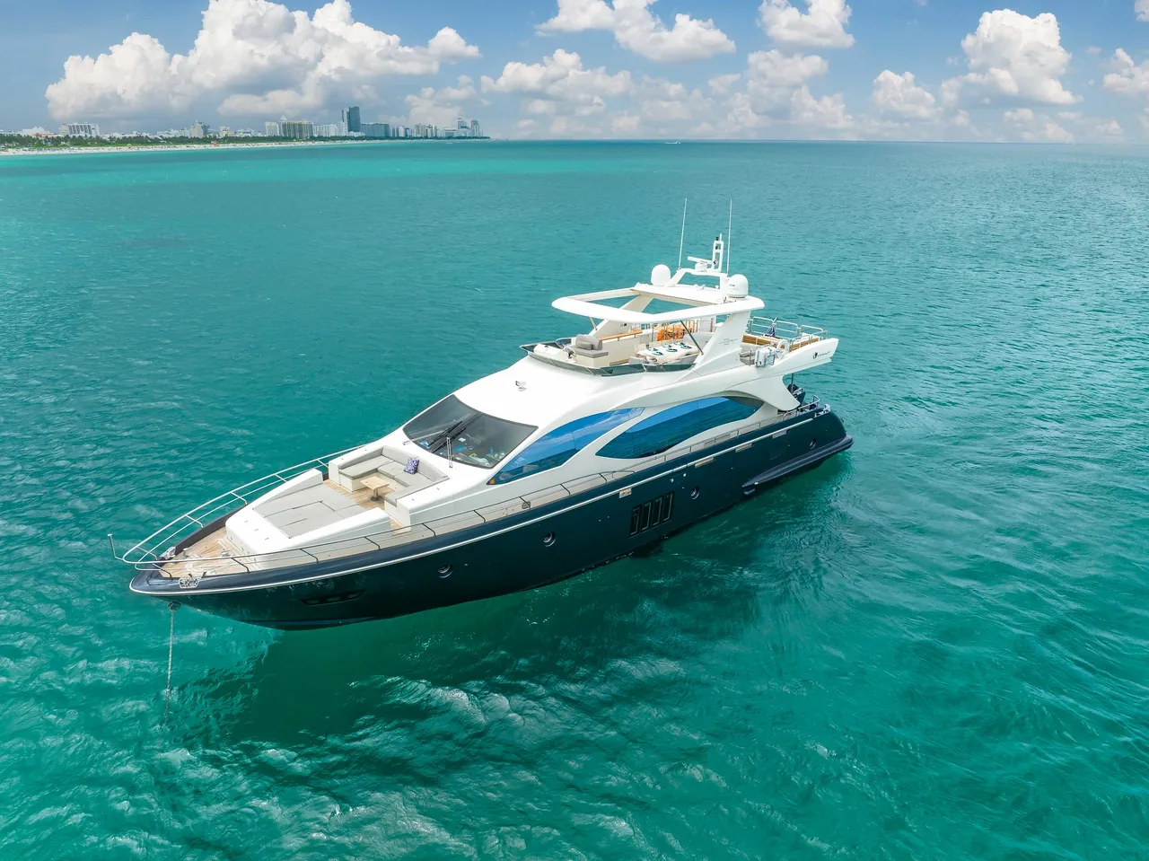 84' Azimut image 1