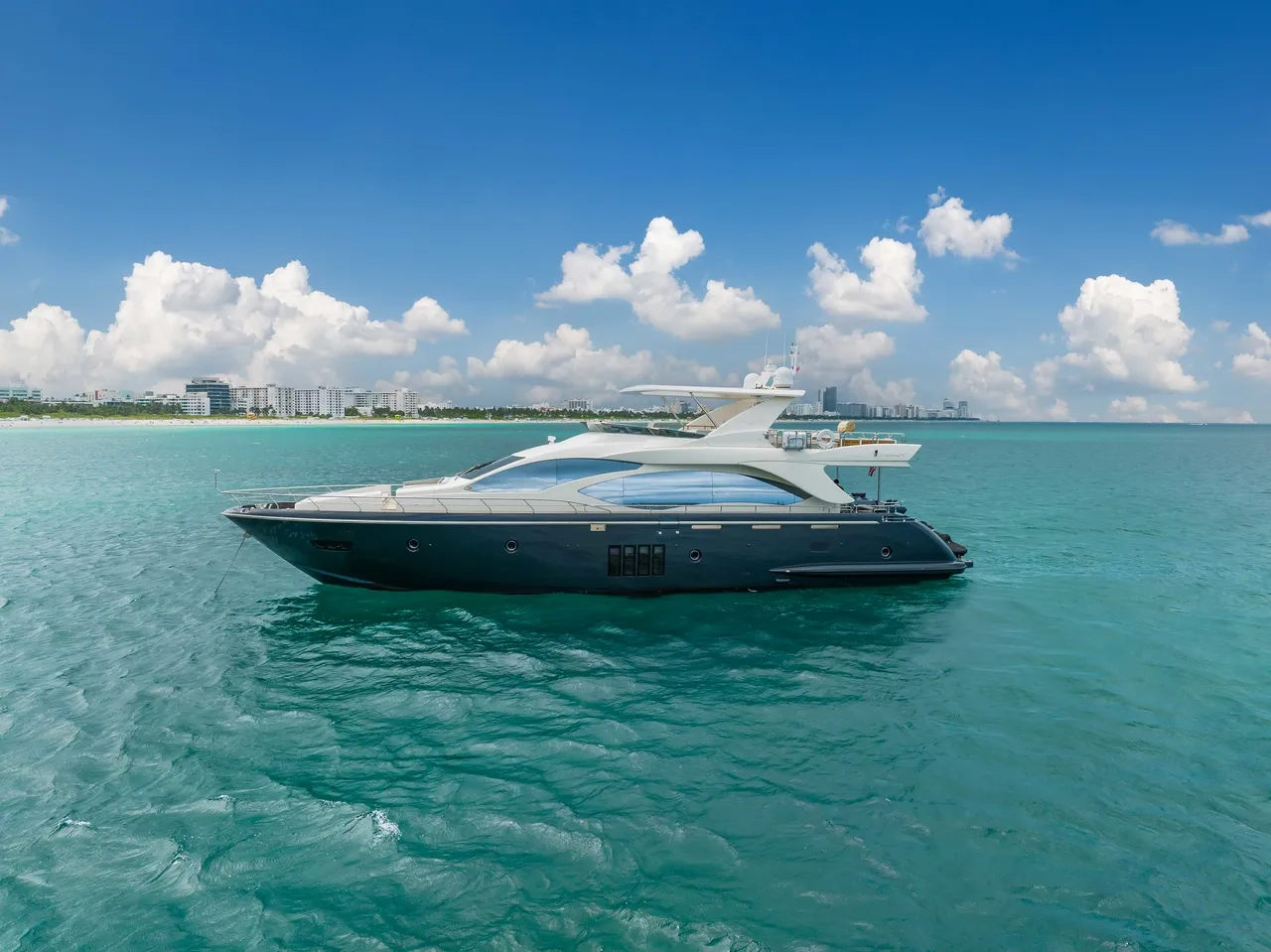 84' Azimut — image 15