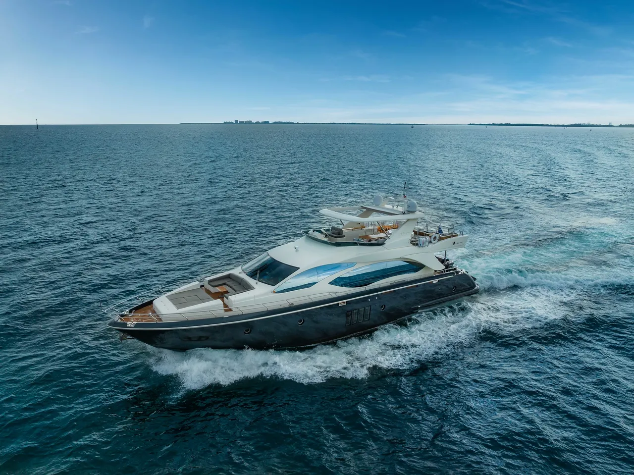 84' Azimut — image 18