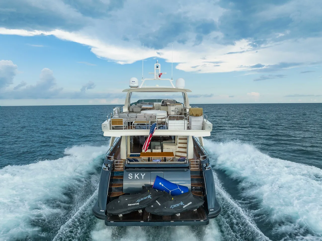 84' Azimut — image 20
