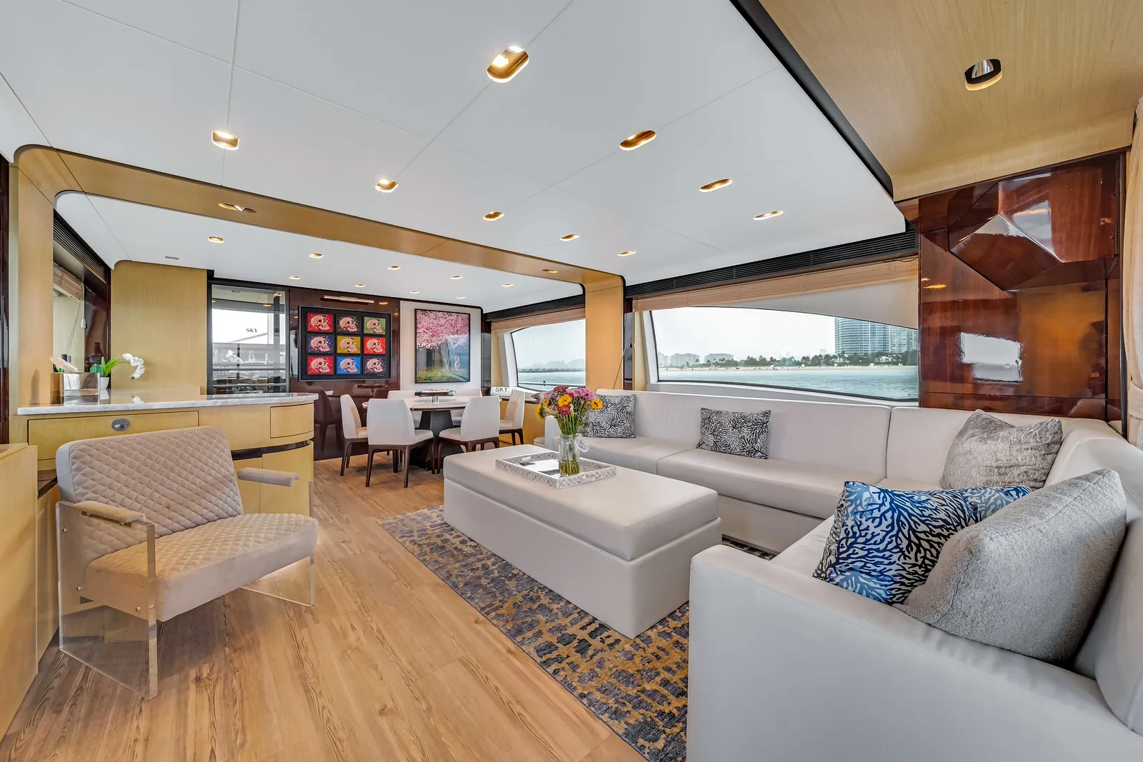 84' Azimut image 3