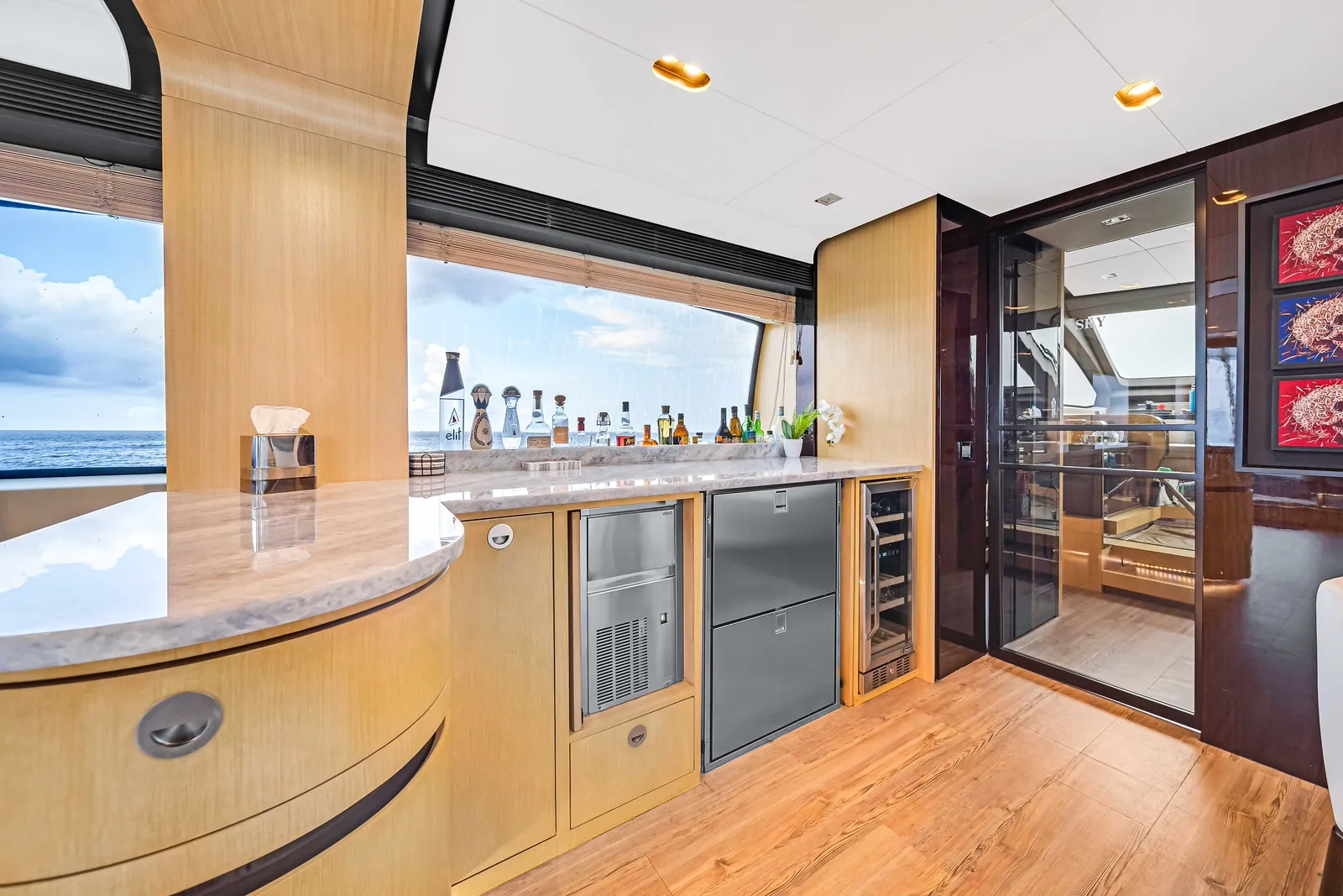 84' Azimut image 4