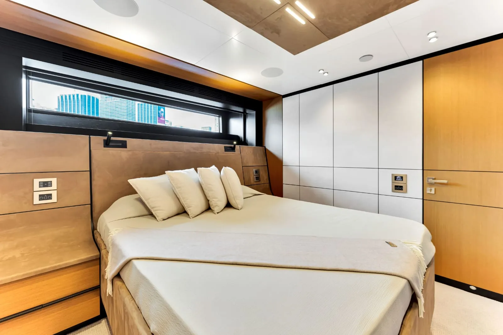 85' Wally — image 20