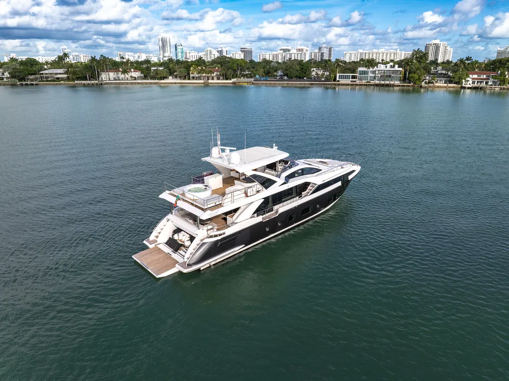 88' Azimut — image 18