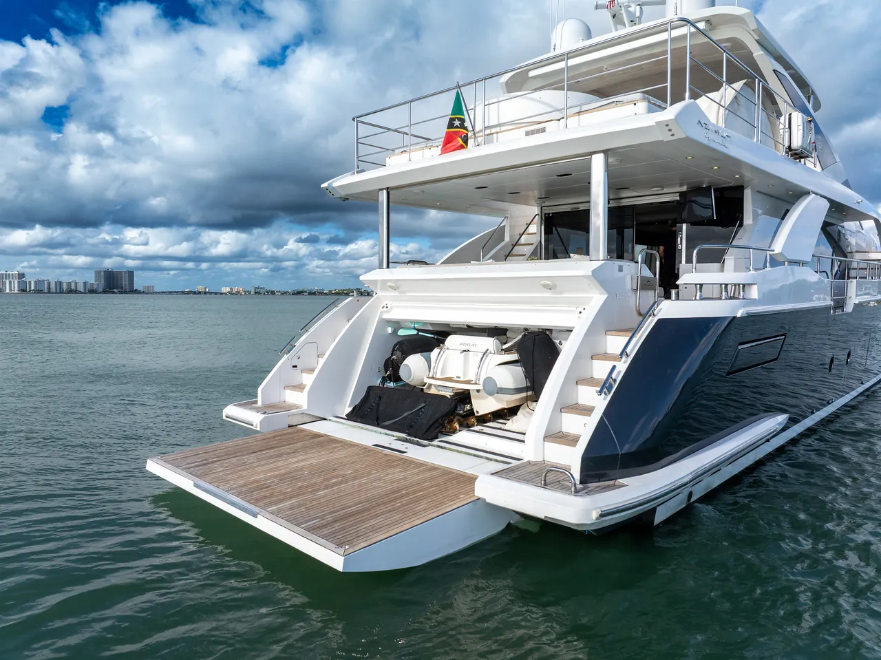 88' Azimut — image 22