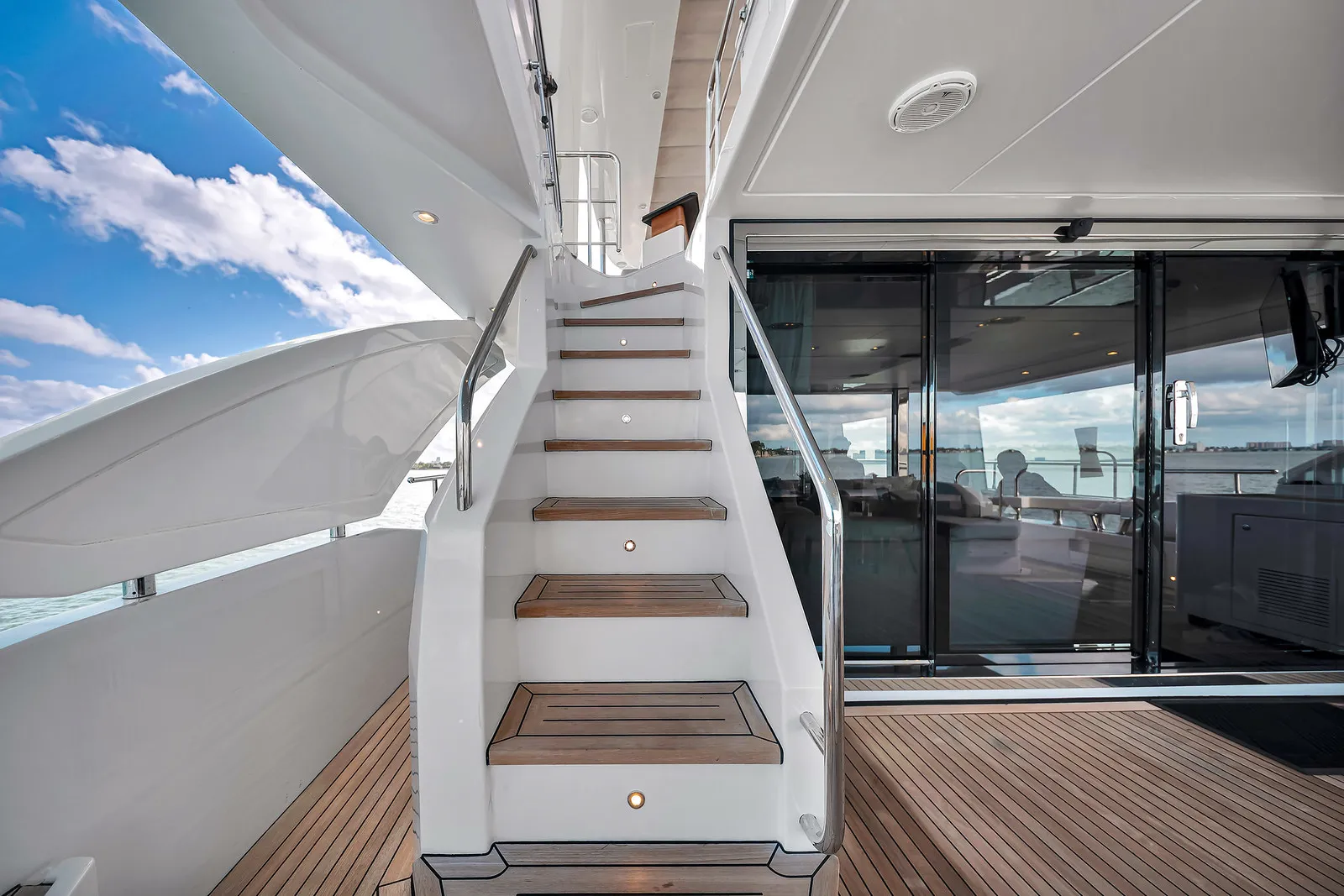 88' Azimut — image 25