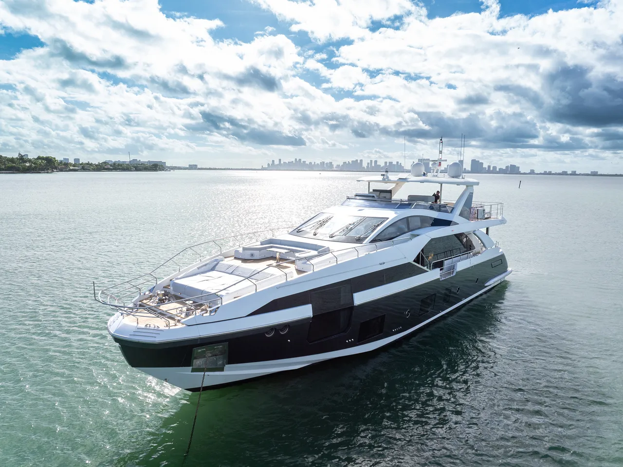 88' Azimut image 3