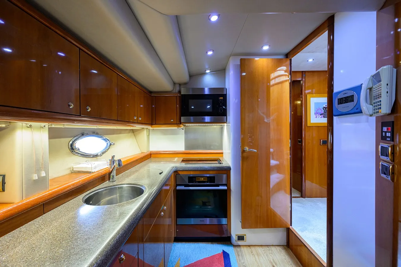 88' Sunseeker — image 19