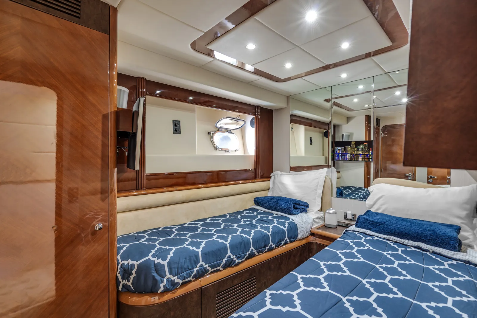 90' Azimut — image 15