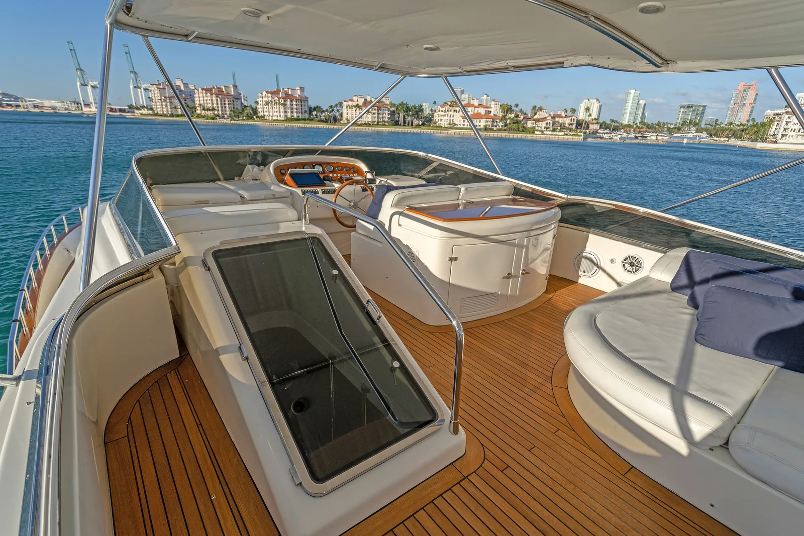 90' Azimut image 4