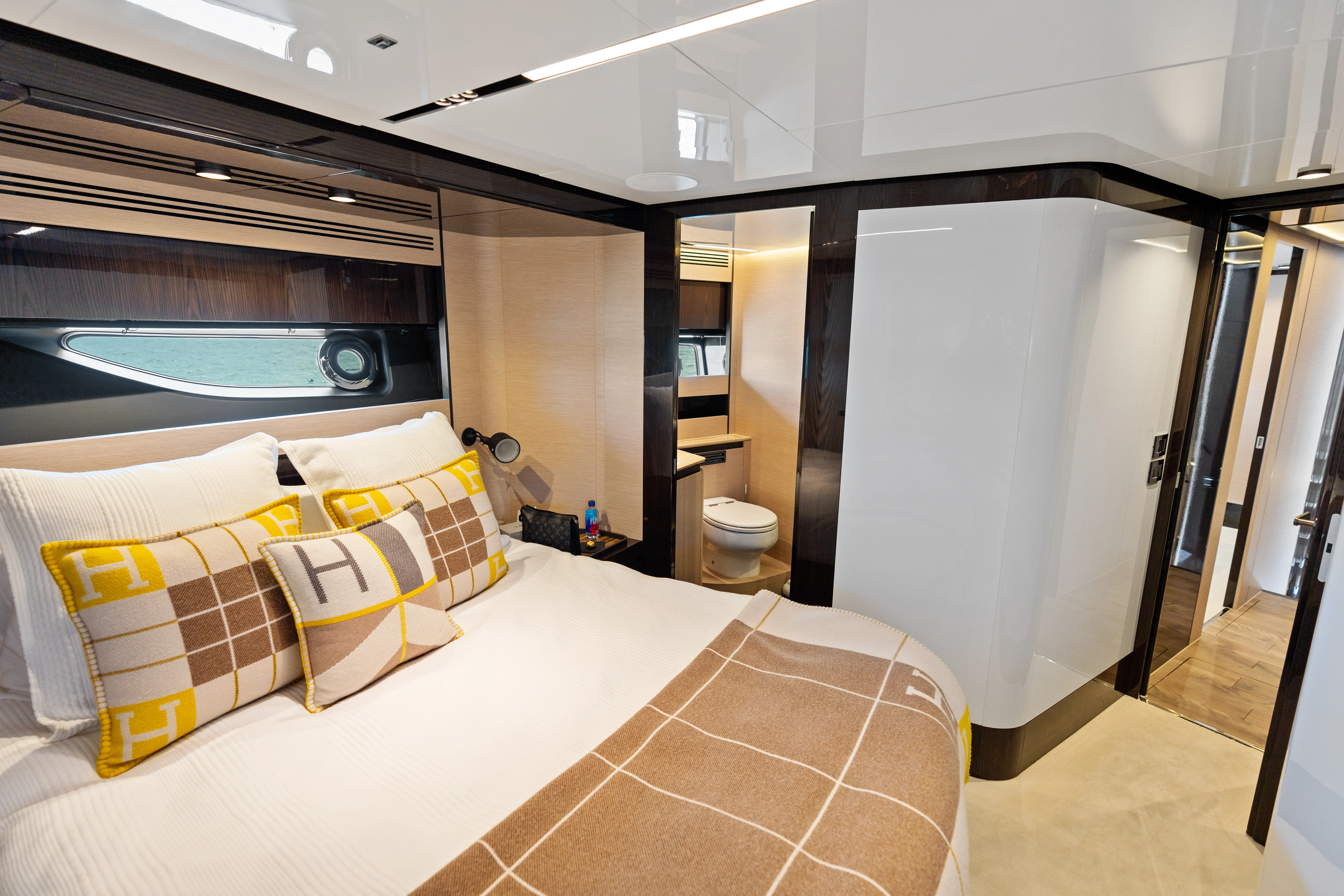 94' Azimut S10 — image 11