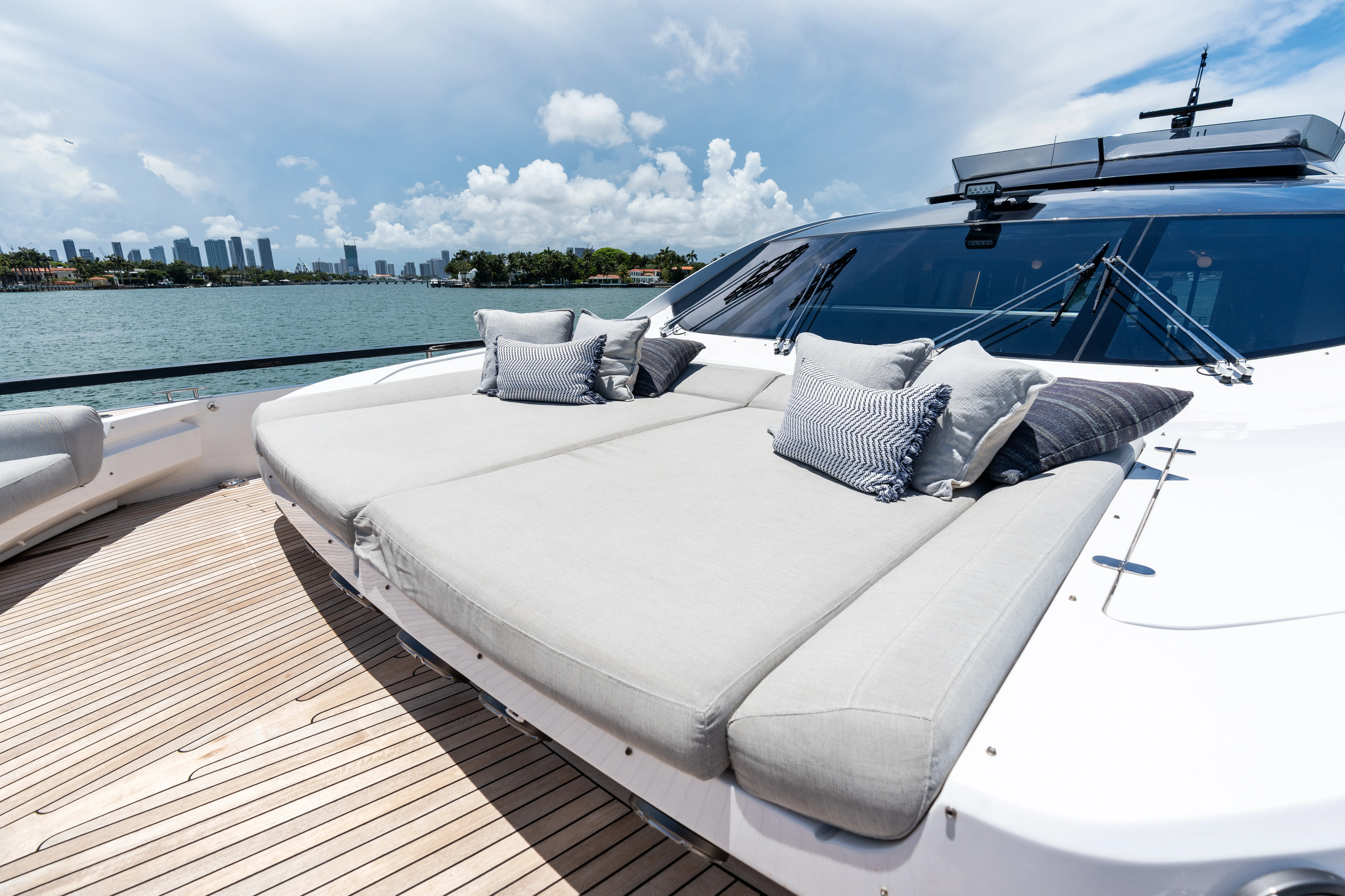 94' Azimut S10 — image 18
