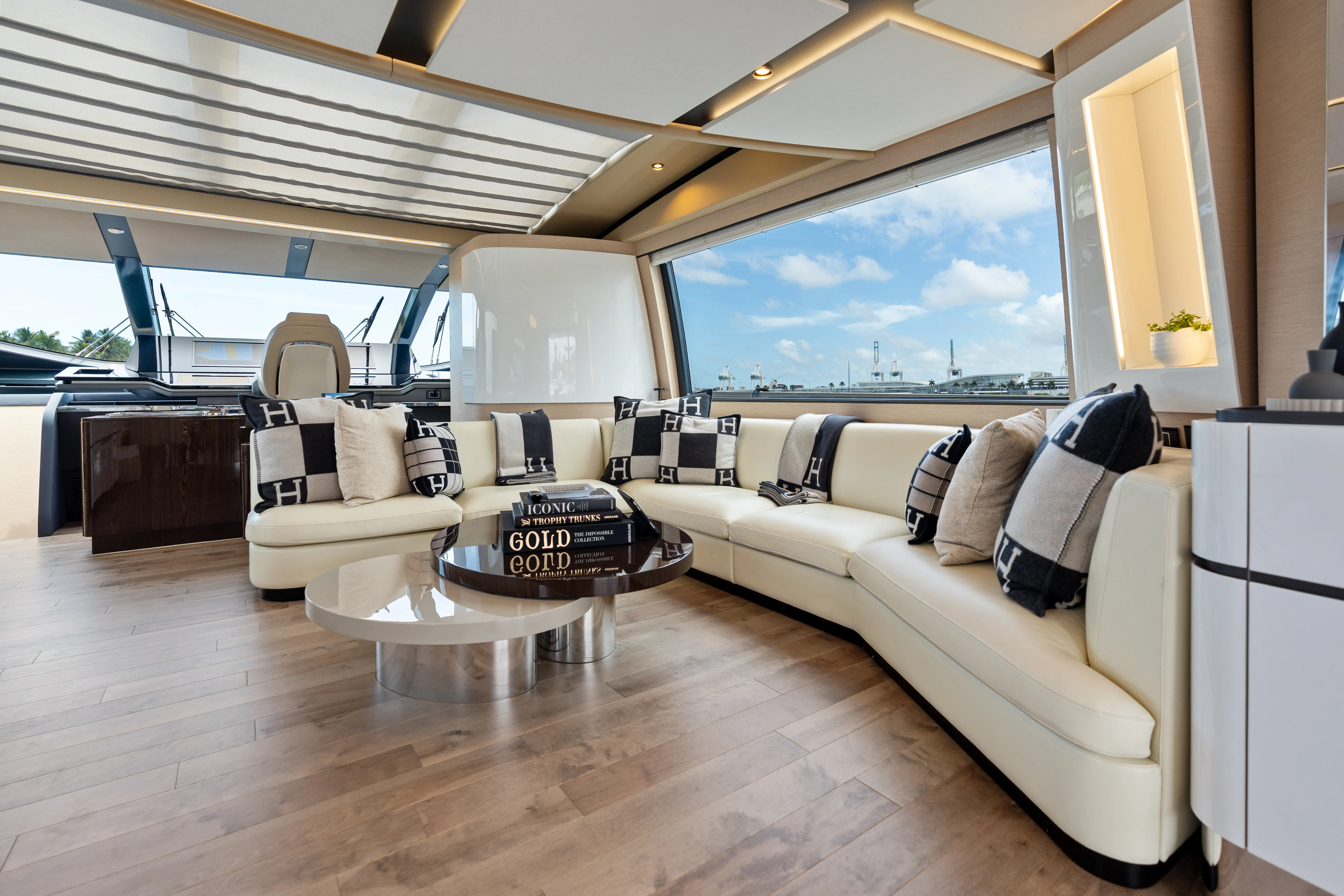 94' Azimut S10 — image 32
